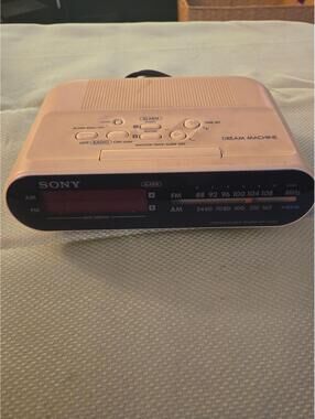 Sony Dream Machine ICF-C243 FM/AM Clock Radio Vintage White